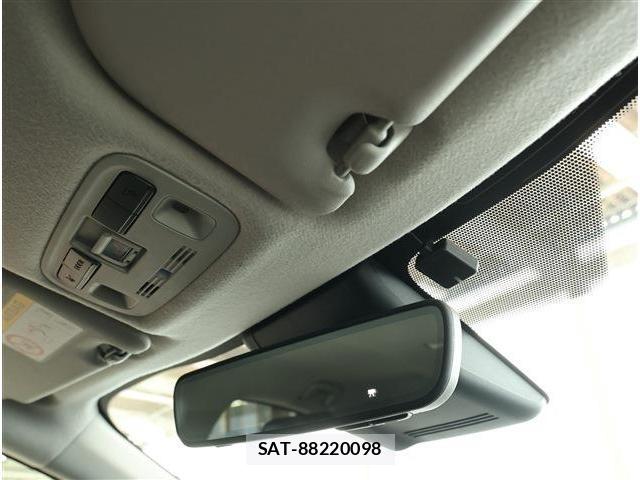 Toyota AQUA 2024-06 8812373-9