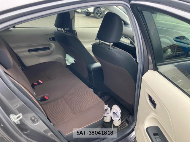 Toyota AQUA 2013-04 8812406-10