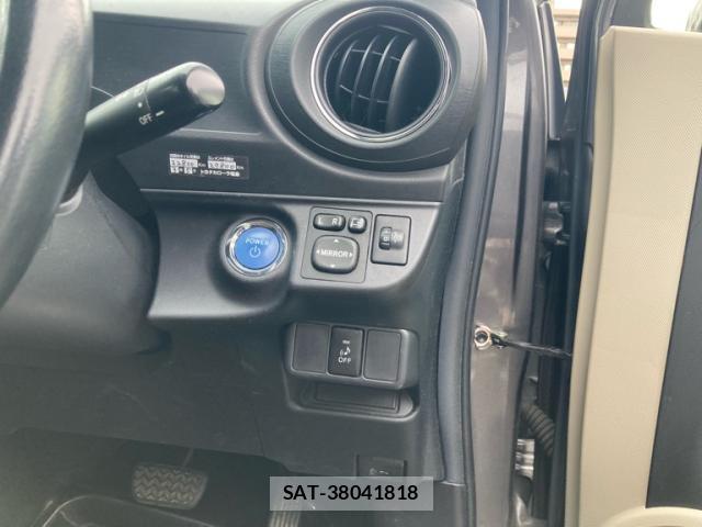 Toyota AQUA 2013-04 8812406-19