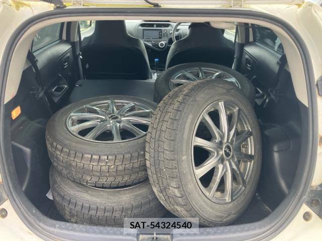 Toyota AQUA 2020-02 8812419-9