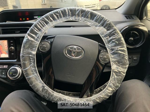 Toyota AQUA 2017-01 8812432-6