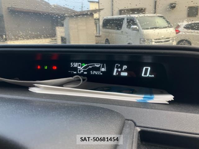 Toyota AQUA 2017-01 8812432-7