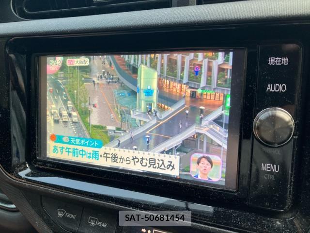 Toyota AQUA 2017-01 8812432-8