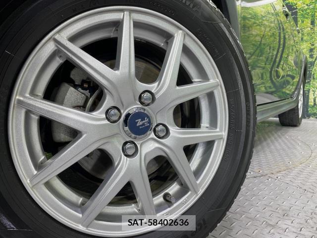 Toyota AQUA 2019-09 8812686-12