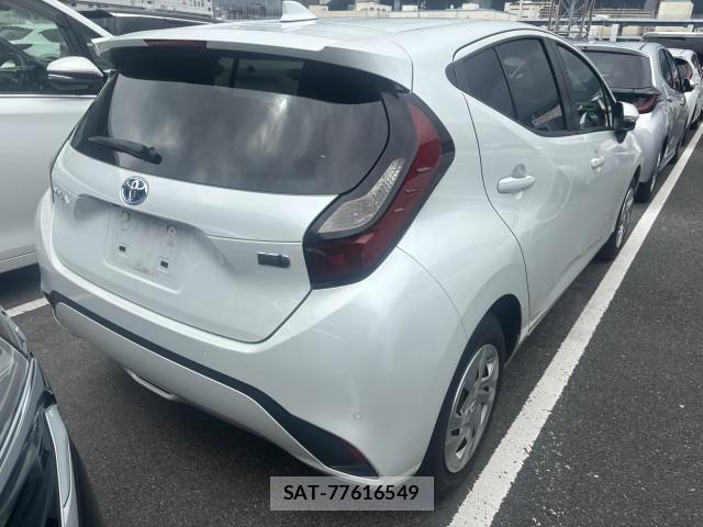 Toyota AQUA 2022-09 8812695-6