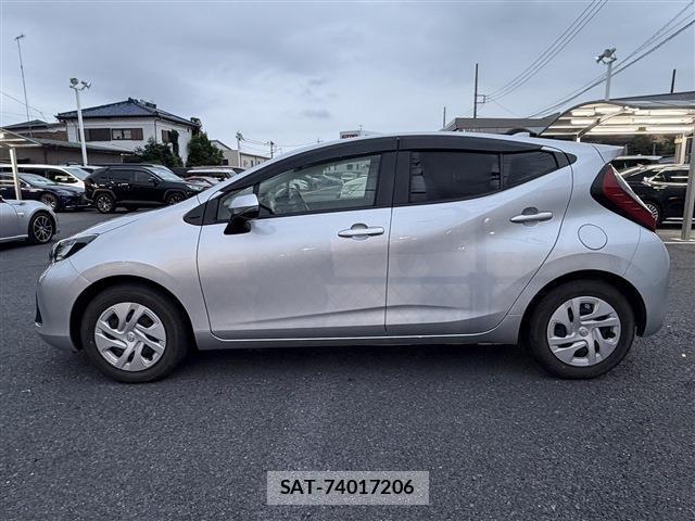 Toyota AQUA 2022-08 8812811-10