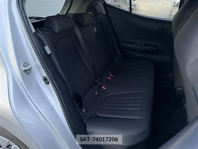 Toyota AQUA 2022-08 8812811-15