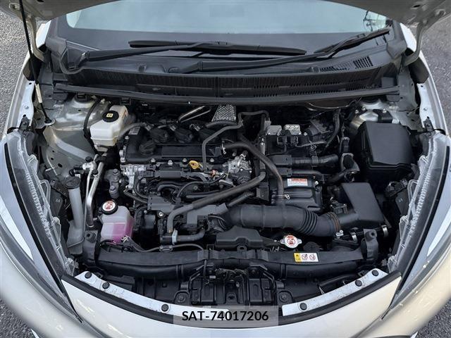 Toyota AQUA 2022-08 8812811-19