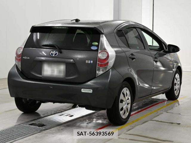 Toyota AQUA 2012-09 8813035-1
