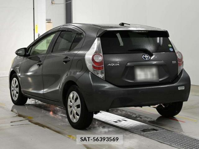 Toyota AQUA 2012-09 8813035-10