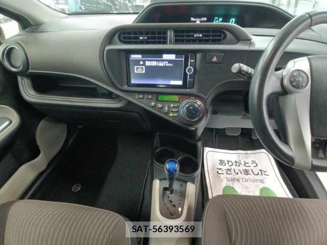 Toyota AQUA 2012-09 8813035-3