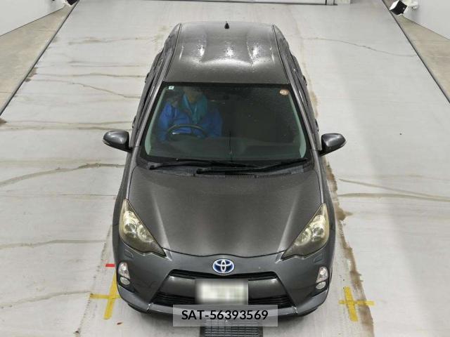 Toyota AQUA 2012-09 8813035-7