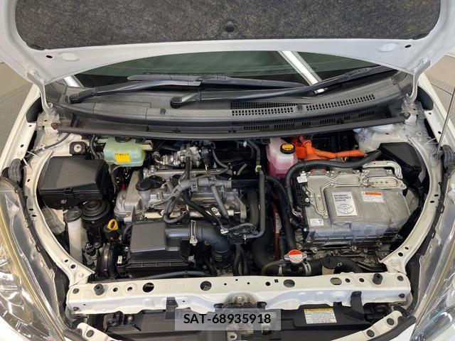 Toyota AQUA 2016-09 8813091-17