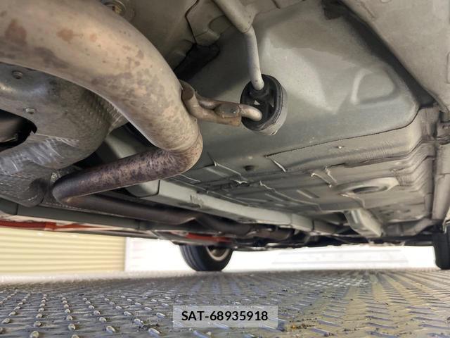 Toyota AQUA 2016-09 8813091-18