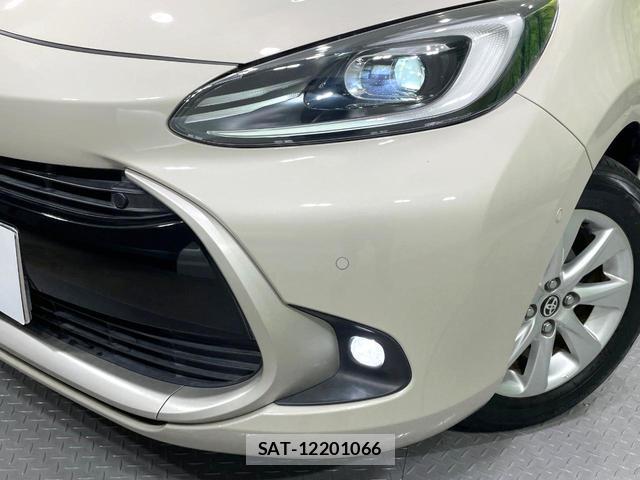 Toyota AQUA 2022-03 8813182-13