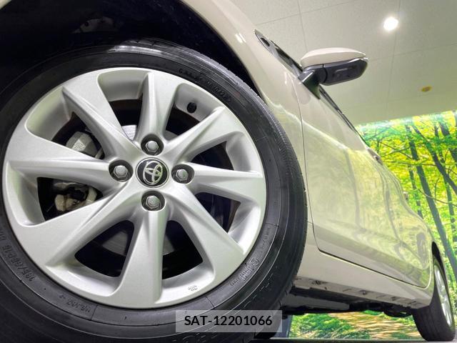 Toyota AQUA 2022-03 8813182-14