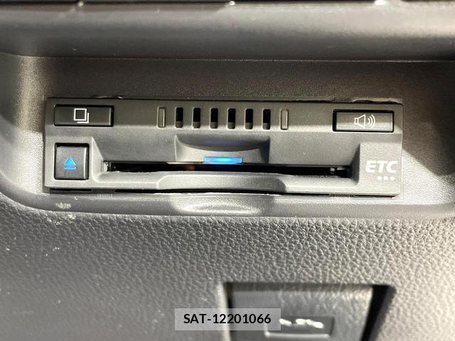 Toyota AQUA 2022-03 8813182-6