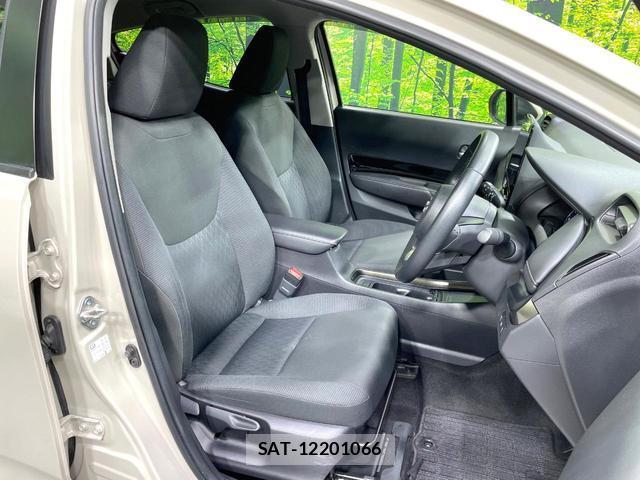 Toyota AQUA 2022-03 8813182-9