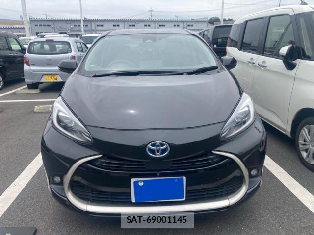 Toyota AQUA 2021-11 8813271-0