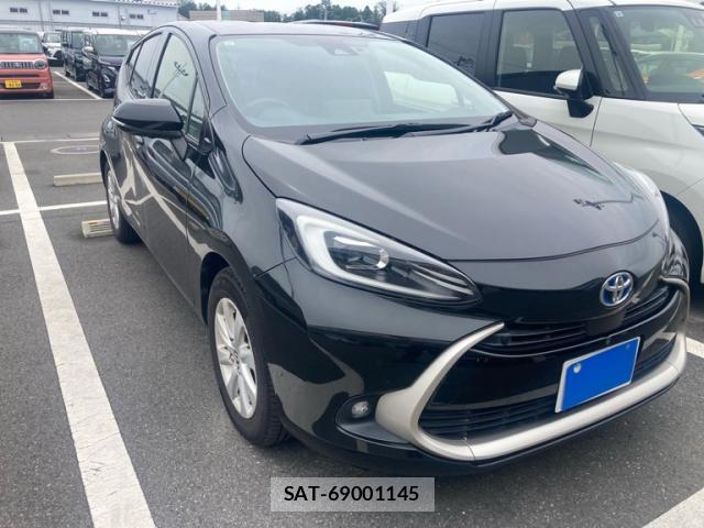 Toyota AQUA 2021-11 8813271-1