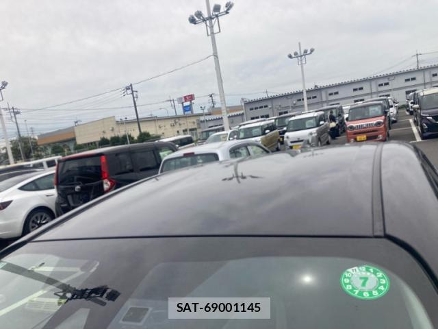 Toyota AQUA 2021-11 8813271-13