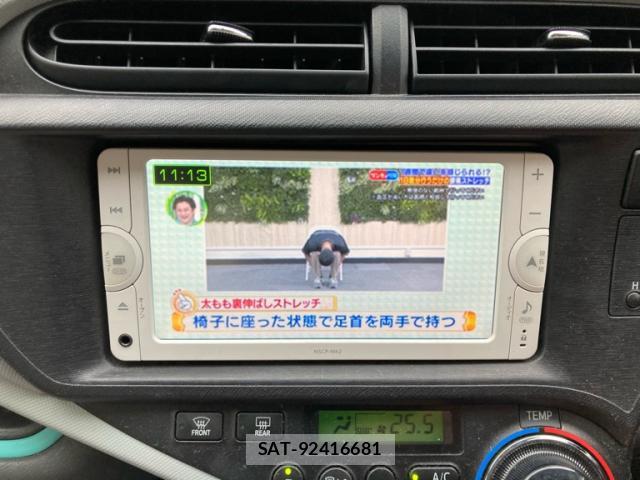 Toyota AQUA 2012-12 8813295-17
