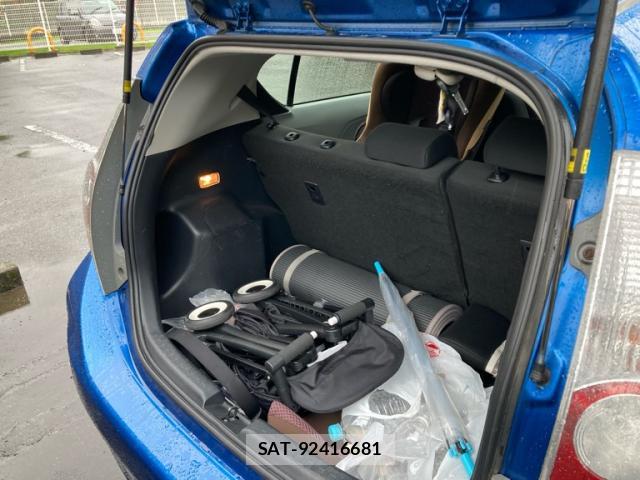 Toyota AQUA 2012-12 8813295-5