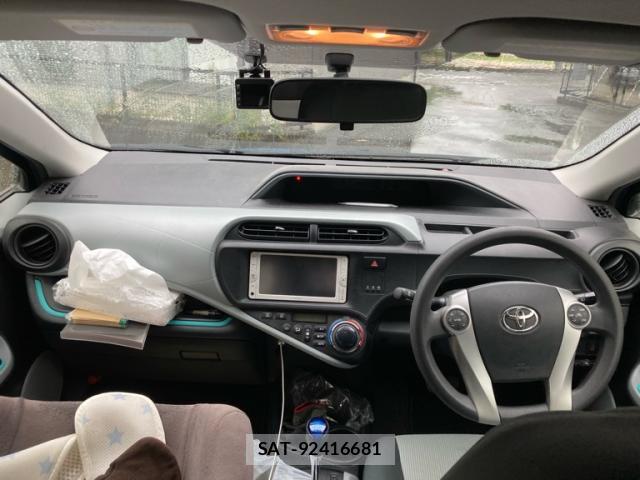 Toyota AQUA 2012-12 8813295-7