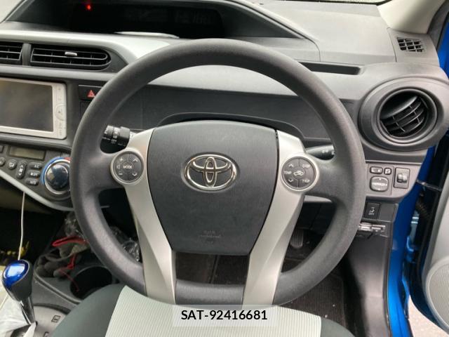Toyota AQUA 2012-12 8813295-8