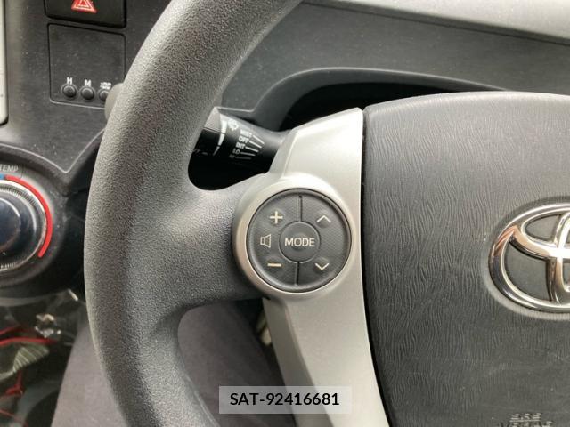 Toyota AQUA 2012-12 8813295-9