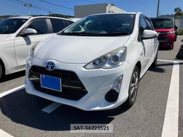 Toyota AQUA 2017-05 8813392-0
