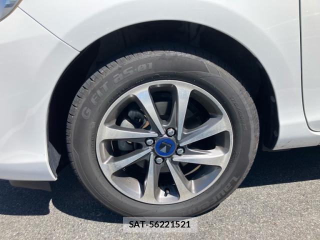 Toyota AQUA 2017-05 8813392-5