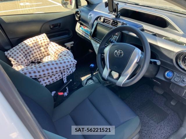 Toyota AQUA 2017-05 8813392-8