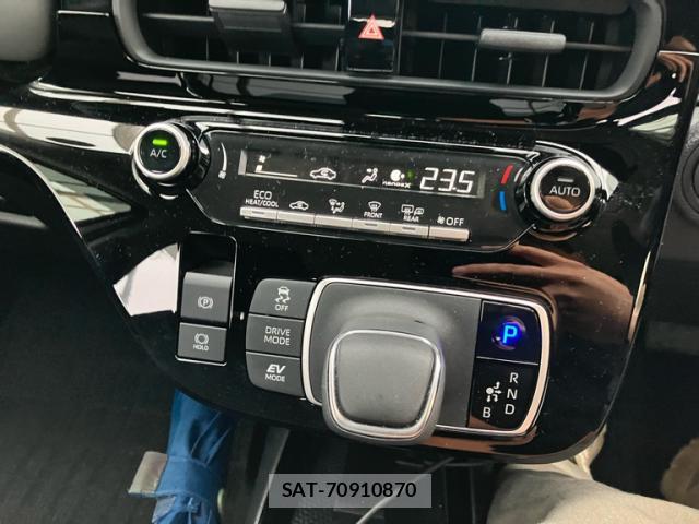 Toyota AQUA 2025-12 8813457-11