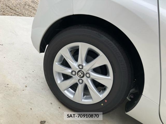 Toyota AQUA 2025-12 8813457-13