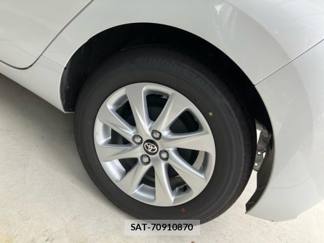 Toyota AQUA 2025-12 8813457-4