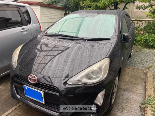 Toyota AQUA 2015-09 8813489-0