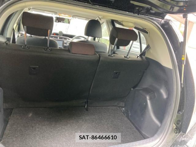 Toyota AQUA 2015-09 8813489-10