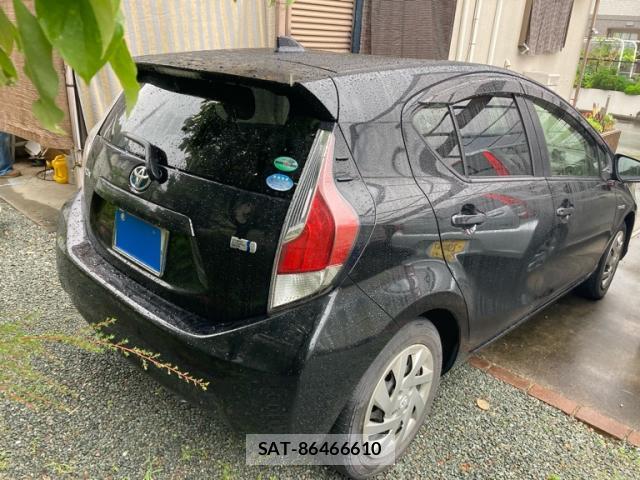 Toyota AQUA 2015-09 8813489-2
