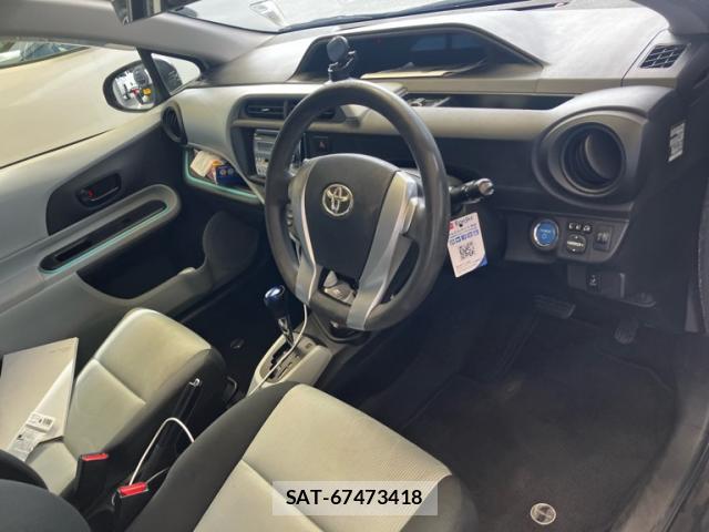 Toyota AQUA 2012-02 8813493-18