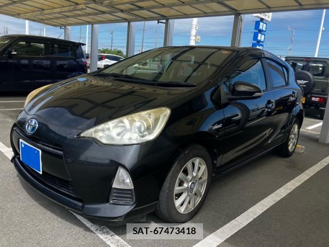 Toyota AQUA 2012-02 8813493-2