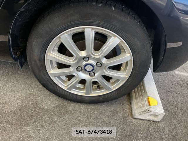 Toyota AQUA 2012-02 8813493-6