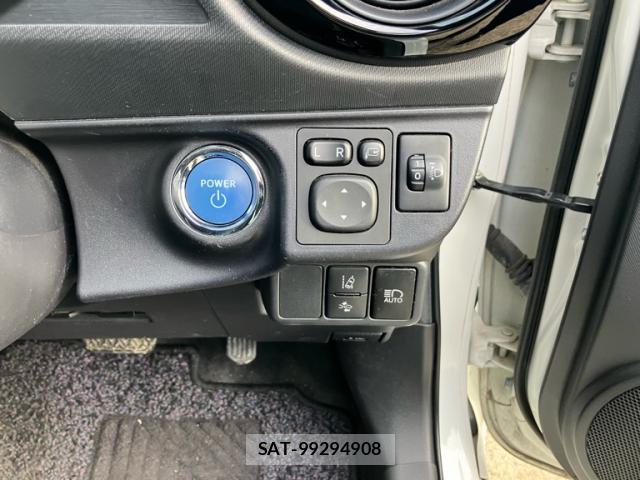 Toyota AQUA 2016-11 8813506-14