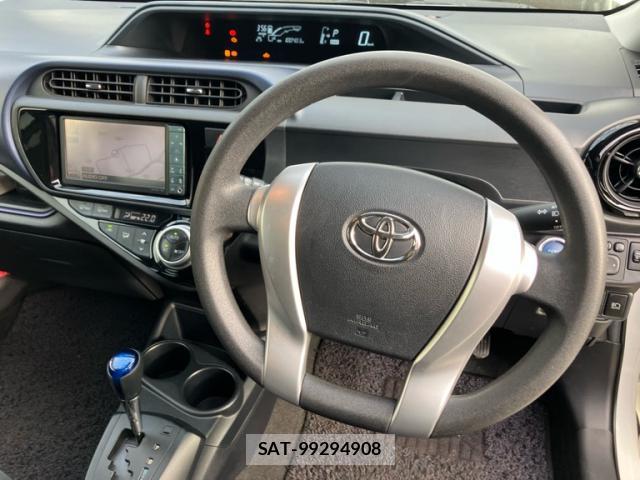 Toyota AQUA 2016-11 8813506-16