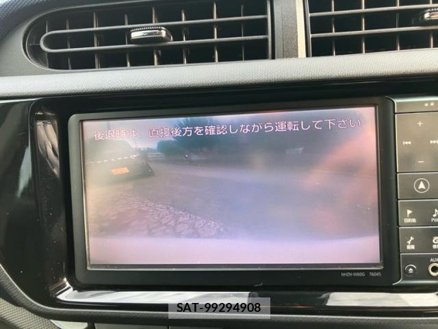 Toyota AQUA 2016-11 8813506-17