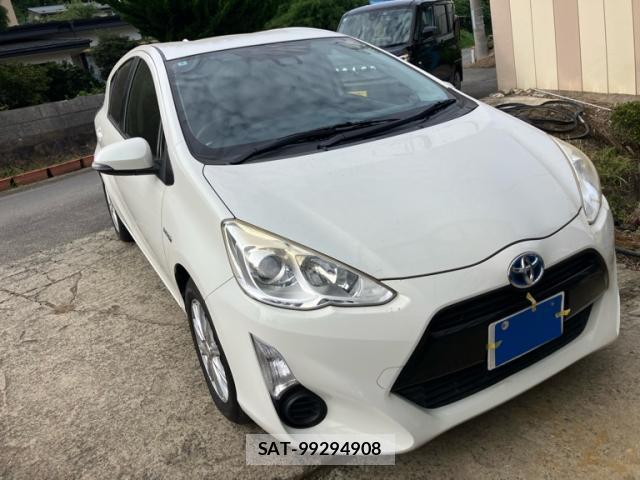 Toyota AQUA 2016-11 8813506-2
