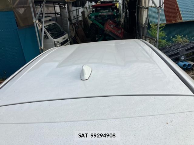 Toyota AQUA 2016-11 8813506-5