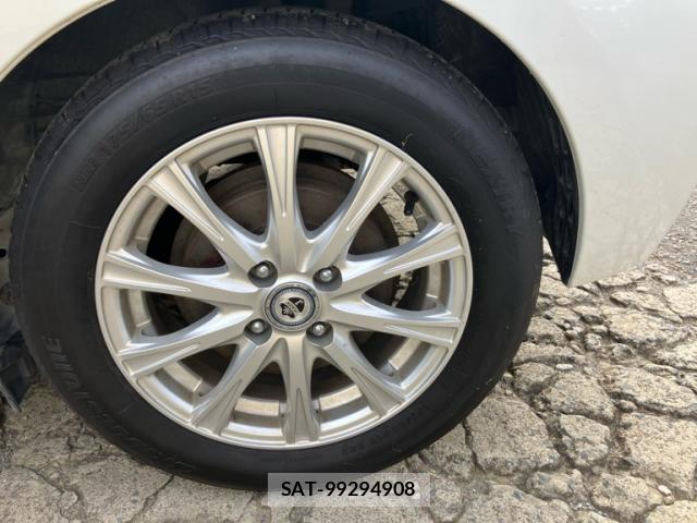 Toyota AQUA 2016-11 8813506-6