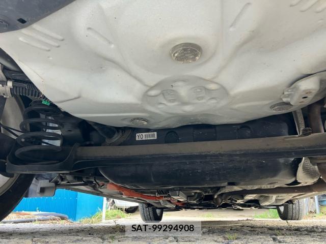 Toyota AQUA 2016-11 8813506-8