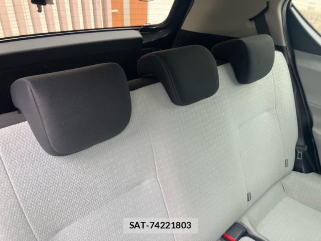 Toyota AQUA 2012-02 8813520-10